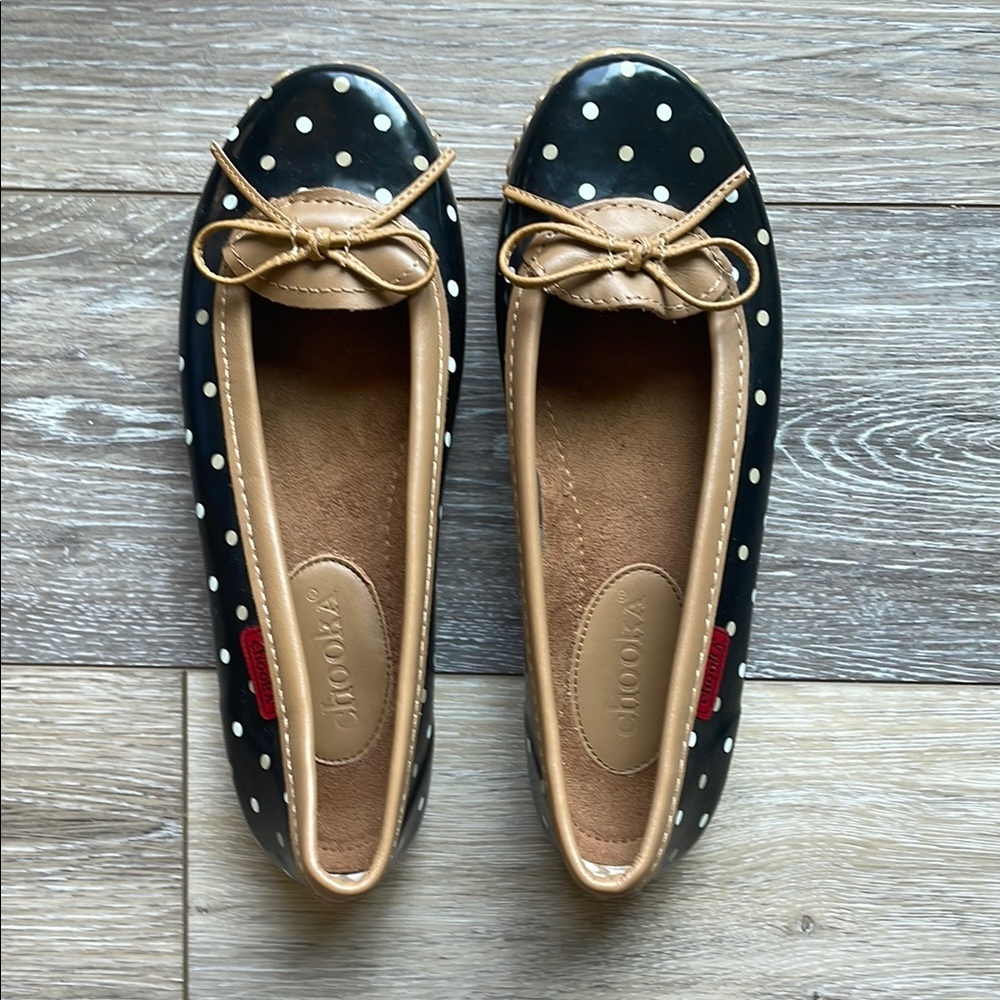 Chooka White and Blue Polka Dot Rain Loafer Never Worn